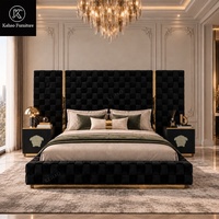 Lit king size moderne de luxe personnalisé avec tête de lit large en acier inoxydable doré et tissu en velours, ensemble de meubles de chambre à coucher design