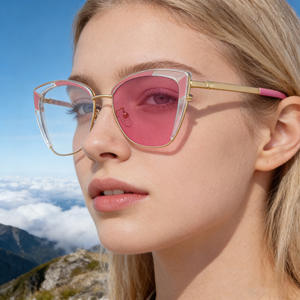 Nuevas gafas de sol de ojo de gato a la moda para mujer, con lentes fotocromáticas UV400 de PC, montura de metal TR, estilo óptico de aleación de cobre. - Product Image 3