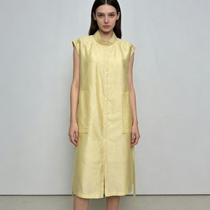 Robe chemise jaune sans manches pour <span class=keywords><strong>femme</strong></span>, col montant, boutonnée sur le devant, <span class=keywords><strong>taille</strong></span> nouée, longueur midi, décontractée, pour l'été - Product Image 1