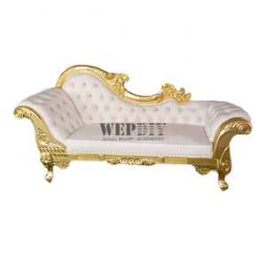 Salon <span class=keywords><strong>de</strong></span> luxe roi trône doré marié et mariée fête <span class=keywords><strong>de</strong></span> mariage en bois avec canapé-chaise en cuir événement <span class=keywords><strong>de</strong></span> mariage - Product Image 1
