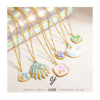 Collar de concha de la serie Ocean de verano de acero inoxidable Carline con colgante de estrella de mar chapado en oro estilo Vintage al por mayor para mujer