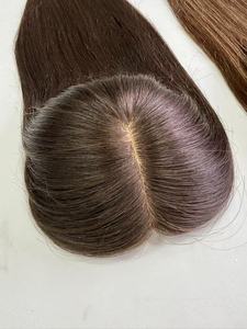 Toupet con Base in Seta di Capelli Umani Vergini, Pronto per la Spedizione, Lisci o Ondulati, con Partizione a Destra per Donne con Capelli Diradati - Product Image 4
