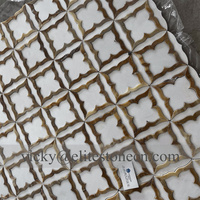 Mosaïque en marbre 3D en relief, découpe jet d'eau, blanc cristal et marbre doré Siena, mosaïque à surface haute et basse pour décoration murale
