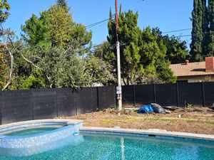 Crea tu ideal refugio al aire libre con nuestros paneles <span class=keywords><strong>de</strong></span> cerca <span class=keywords><strong>de</strong></span> WPC versátiles y resistentes - Product Image 1