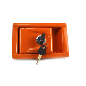 Accessori dell'escavatore della serratura della porta laterale adatti per <span class=keywords><strong>hitachi</strong></span> ZAX120 130 200 210 240 250 330 360 gruppo serratura porta cabina escavatore - Product Image 1