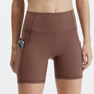 Fabricant de vêtements de yoga, shorts de fitness à taille haute personnalisés avec poches latérales, shorts de yoga pour femmes - Product Image 4