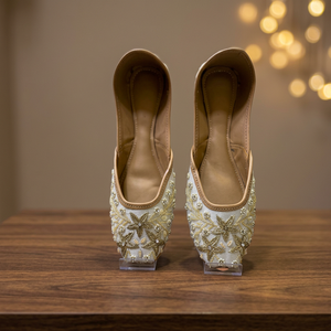 Chaussures de soirée élégantes en satin pour femmes, bout rond, talons plats, broderie florale perlée, à enfiler, en cuir véritable, toutes saisons - Product Image 1