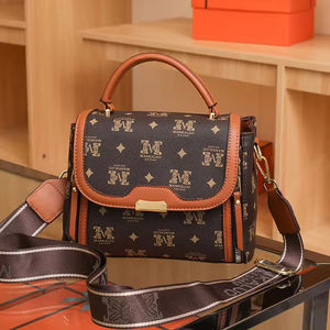 Nouveau sac à main élégant en PU pour femmes, style européen et américain rétro, polyvalent, automne-hiver, grande capacité, sac bandoulière ouvert - Product Image 4