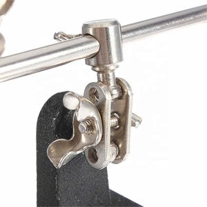Support de soudage à main libre avec loupe grossissante <span class=keywords><strong>4X</strong></span> à LED, <span class=keywords><strong>2</strong></span> pinces et rotation à 360 degrés réglable - Product Image 5