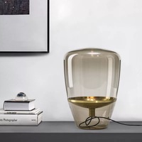 Lampe de table design nordique moderne lampe décorative en verre personnalisée créative simple pour hôtel salon étude chambre chevet