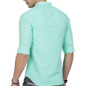 Camisa casual ligera de manga larga para hombre, en mezcla premium de algodón y poliéster con ligera elasticidad, corte moderno y sin etiqueta. - Product Image 4