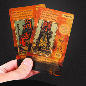 Vente en gros de <span class=keywords><strong>jeux</strong></span> de cartes de tarot en feuille d'or 12x7, cartes de tarot personnalisées en plastique PVC imperméable, jeu de tarot avec guide - Product Image 4