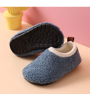 Chaussures d'hiver rembourrées pour bébés, antidérapantes, pour les premiers pas, en peluche, type chaussettes - Product Image 6