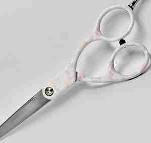 Tijeras de peluquería afiladas de acero inoxidable profesionales personalizables con acabado de pétalo - Product Image 3