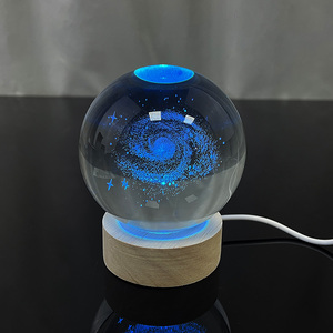 Boule de cristal laser 16 couleurs 4 modes d'éclairage Ours Cerf Voie lactée Saturne avec base en bois et télécommande MH-Q0263 - Product Image 3