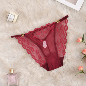 Lot de 3 Culottes Femme avec Anneau en Acier Décoratif, Sous-vêtements en Dentelle de Haute Qualité, Vente en Gros - Product Image 4