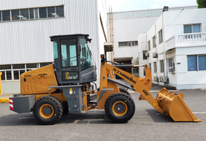 Chargeuse frontale compacte Lonking 926NH de 1,2 tonne pour l'agriculture, les routes municipales étroites, les serres et la manutention de matériaux de paysagisme - Product Image 3