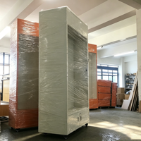 Étagère de présentation en métal avec panneau perforé, armoire de rangement, boîte lumineuse et roulettes pour l'affichage en magasin de détail