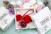 Porte-clés en dôme transparent avec rose Austin stabilisée, pompon en fourrure de vison, mini-pantoufle, pendentif de sac, cadeau de fêtes, vente en gros
