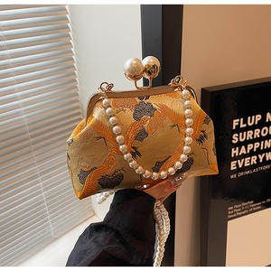 กระเป๋าสะพายข้างลายดอกไม้ขนาดใหญ่สไตล์จีนร่วมสมัย ประดับเปลือกหอยมุก ขายดีข้ามประเทศ - Product Image 5