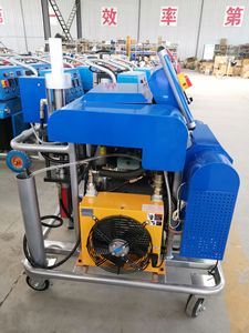 <span class=keywords><strong>Machine</strong></span> <span class=keywords><strong>à</strong></span> mousser le polyuréthane - Modèle 5600 Système de pulvérisation hydraulique de polyurée - Product Image 1