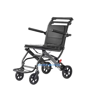 Il nuovo prodotto sedia a rotelle manuale da viaggio ultra-leggermente pieghevole di alta qualità per disabili e anziani potrebbe portare in aereo