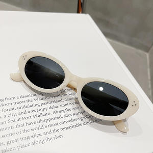 แว่นกันแดดทรงแคทอายสไตล์เกาหลีสำหรับผู้หญิง UV400 กรอบพีซีเลนส์สีดำประเภท 3 ที่บังแดดพร้อมหมุดย้ำจุด C2-20313 - Product Image 4