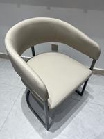 Chaise de salle à manger de luxe légère et confortable avec dossier rembourré en PU, style italien, couleur crème, pour salon et bureau à domicile