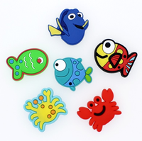 Breloques personnalisées en PVC souple 3D gaufré, motifs lettres, chiffres, animaux, papillons, dessins animés, cœurs, fleurs, pour sandales perforées