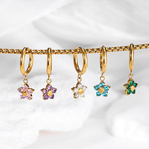 Venta al por Mayor de Joyería Fina de Acero Inoxidable 316L, Chapada en Oro de 14k y 18k, Pendientes de Zirconia con Diseño Floral para Mujer - Product Image 4