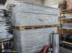 Plaques de terrasse <span class=keywords><strong>en</strong></span> <span class=keywords><strong>nid</strong></span> <span class=keywords><strong>d</strong></span>'<span class=keywords><strong>abeille</strong></span> entièrement <span class=keywords><strong>en</strong></span> aluminium avec surface antidérapante, plaque composite résistante aux intempéries pour scène extérieure et plancher de bateau - Product Image 6