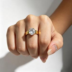 Surprise d'anniversaire pour la mariée : Bague <span class=keywords><strong>solitaire</strong></span> en acier inoxydable plaqué or avec zircon cubique, sertie sur 4 griffes - Product Image 1