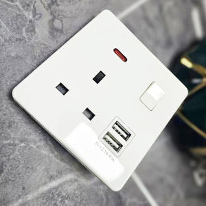 Enchufe de 13A conmutado estándar del Reino Unido con 2 puertos USB, panel de PC esmerilado gris Iluminación eléctrica Enchufes de interruptores de pared - Product Image 2