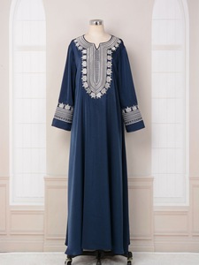Abaya Maxi Kaftán Islámica con Volantes Bordados, Cuello en V, Manga Larga, Tallas Grandes, Poliéster, Venta al por Mayor, Personalizable - Product Image 5