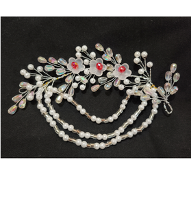 Accessoire de cheveux en perles et cristaux, motif floral, fait main, bijoux de mariée pour chignon et coiffure relevée. - Product Image 4