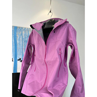 Personnalisé 150GSM Polyester Tissu Softshell Veste D'hiver Femmes En Plein Air À Capuche Coupe-Vent Étanche À La Pluie Thermique Randonnée Camping Gear