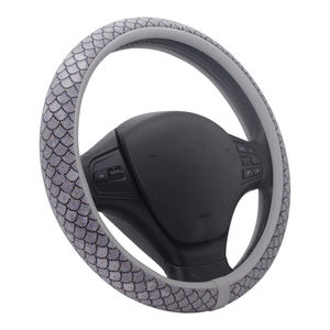 Housse de volant en cristal à effet écailles de poisson brillantes, entièrement sertie de diamants, universelle pour voitures, SUV, fourgonnettes - Product Image 1