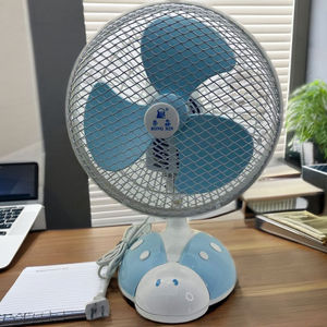 Nuevo <span class=keywords><strong>ventilador</strong></span> <span class=keywords><strong>de</strong></span> abrazadera <span class=keywords><strong>de</strong></span> vehículo eléctrico <span class=keywords><strong>de</strong></span> ahorro <span class=keywords><strong>de</strong></span> energía portátil <span class=keywords><strong>de</strong></span> alta calidad 220v 3 hojas - Product Image 1