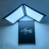 Couverture de menu en cuir à LED avec éclairage pour discothèque et logo personnalisé Bar à LED Menu à boire Livre 2 vues Menu rétro-éclairé à LED pour restaurant