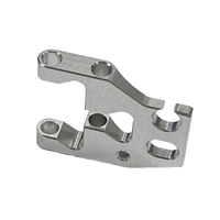 Support de serrage à double fourche en aluminium usiné CNC 5 axes sur mesure, finition brute, avec trous rainurés et filetés, pour pince robotisée, usinage par électroérosion à fil