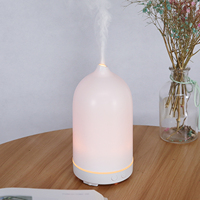 Diffuseur d'aromathérapie grande capacité avec lumières LED 7 couleurs. Plusieurs couleurs au choix. Une atmosphère merveilleuse.