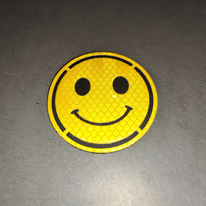 Parche táctico reflectante infrarrojo con cara sonriente, amarillo, con gancho y bucle - Product Image 6
