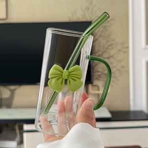 Gobelet en verre avec anse et paille, motif nœud princesse, haute qualité, prix de gros - Product Image 1