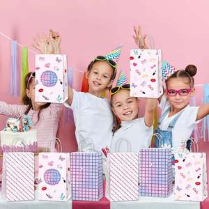 Sac cadeau en papier kraft blanc de haute qualité pour cadeaux, sacs en papier d'emballage personnalisés avec logo et poignées pour cadeaux - Product Image 5