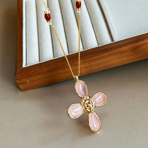 Collana Lunga Estiva in Cristallo <span class=keywords><strong>Rosa</strong></span> con <span class=keywords><strong>Croce</strong></span> e <span class=keywords><strong>Rosa</strong></span> Lava - Product Image 4