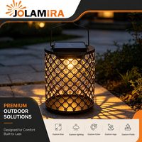 Lanterne d'extérieur en métal noir, design ajouré floral, lumière LED chaude, projection de belles ombres, alimentation solaire, lumière décorative pour patio