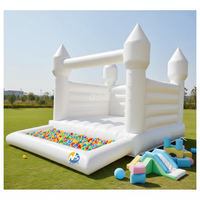 Château gonflable commercial de luxe moderne en PVC blanc pour enfants avec piscine à balles pour l'extérieur