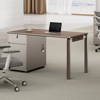 Postes de travail modernes, ergonomiques, personnalisés, écologiques, durables, résistants à l'eau, bureaux, cloisons, postes de travail pour 4 personnes