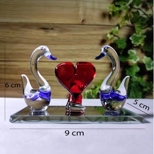 Arte en Vidrio Soplado a Mano, Familia de Camellos Personalizada, Decoración Pequeña para Oficina u Hogar, para Pascua o Navidad, de Rajasthan, por Tiny Glass World - Product Image 5