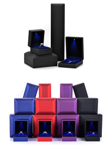 Hot Sale Led Light Fashion Jewelry Box Pu Ring Necklace <strong>Earrings</strong> <strong>Case</strong> - Product Image 2